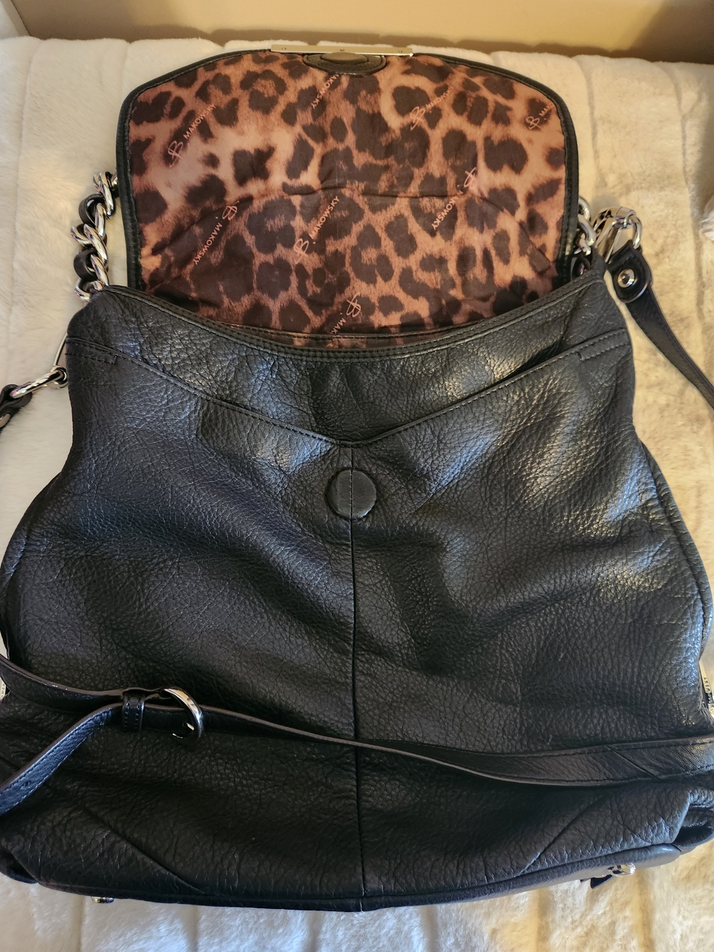 B Makowsky Black Leather Shoulder Bag with Chain Strap - Picture 2 of 4